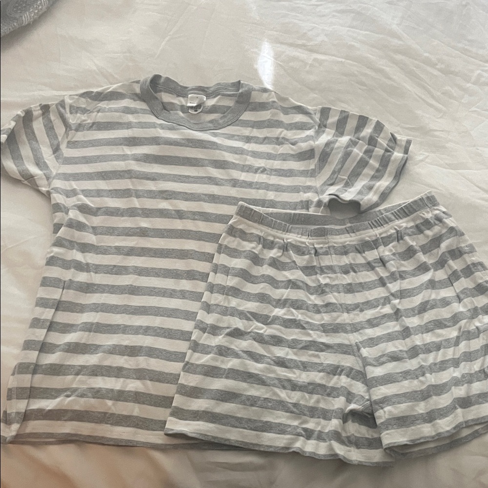 Hanna Andersson Gray Striped Pajama Set